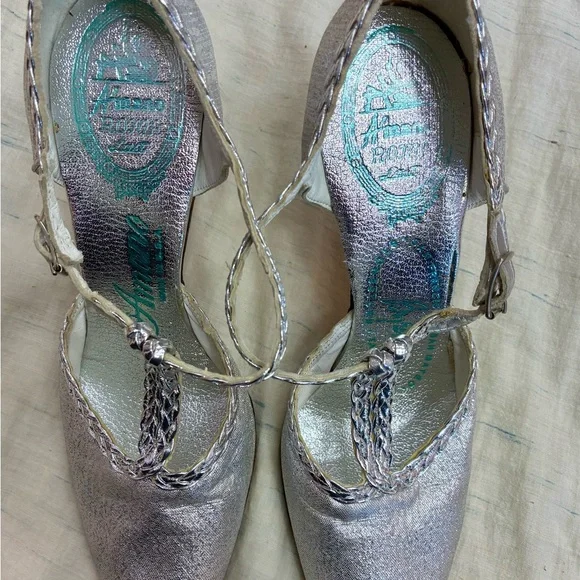 Vintage Amano Silver T-Strap Heels! - Picture 6 of 8